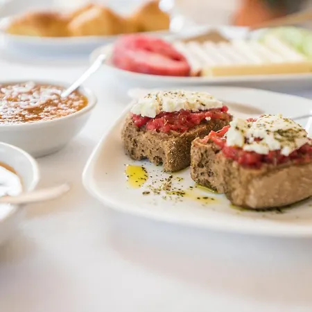 Апарт-отель Stratis 4*