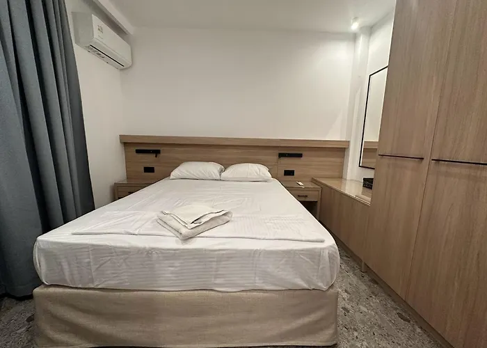 Stratis Aparthotel 4*
